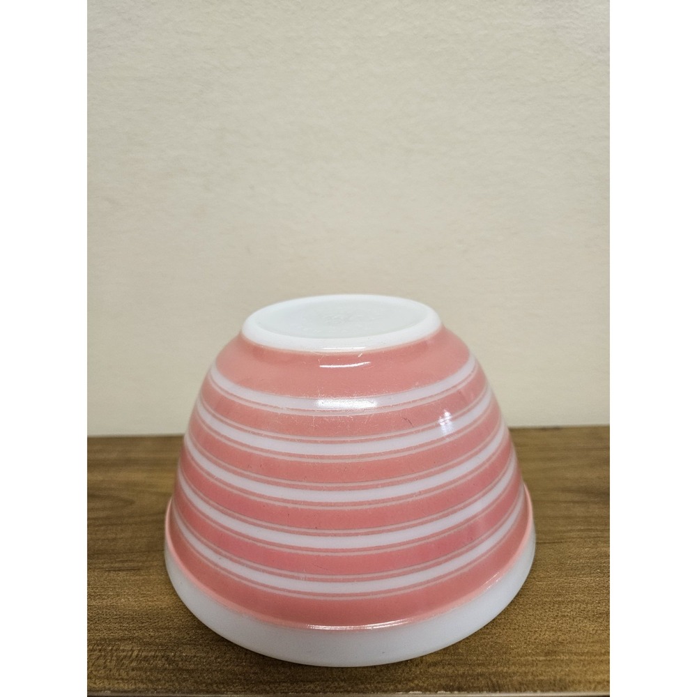 Vintage Pyrex Rainbow Stripe #401 Pink Stripe Mixing Nesting Bowl 1.5 PT
